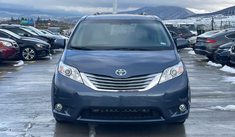 
								TOYOTA SIENNA full									