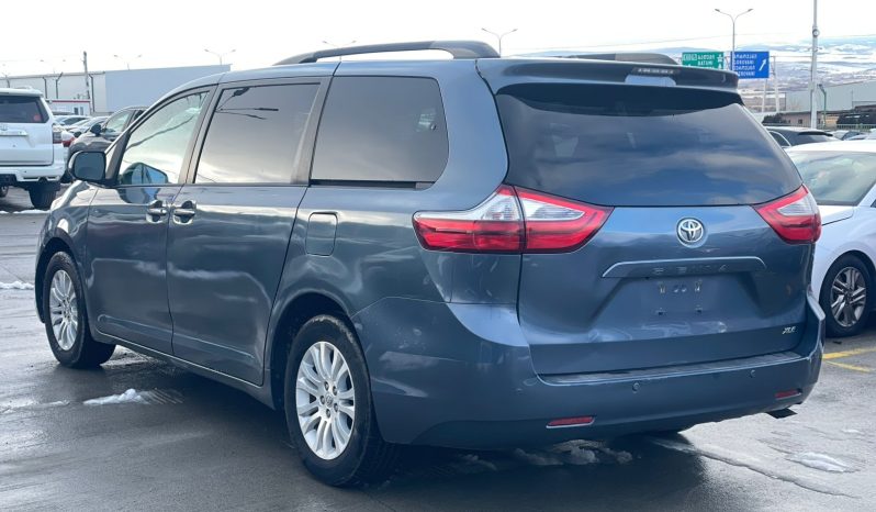 
								TOYOTA SIENNA full									