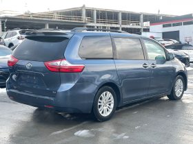 TOYOTA SIENNA