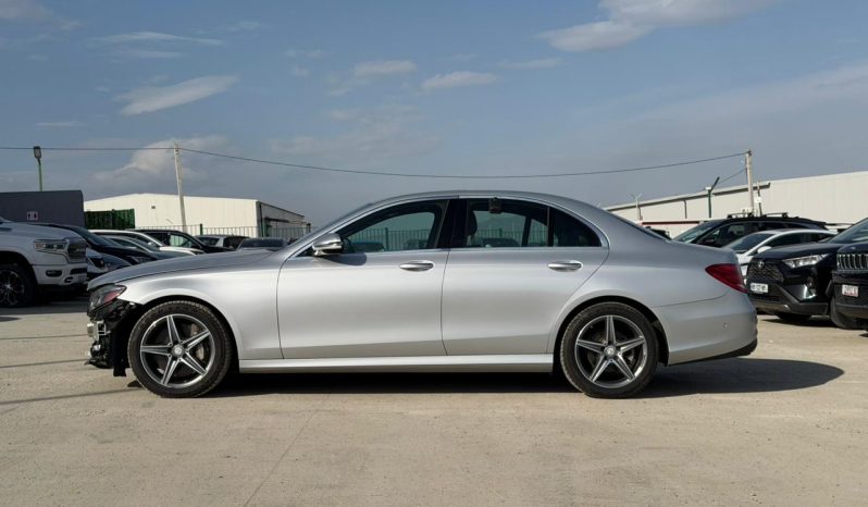
								Mercedes-Benz full									