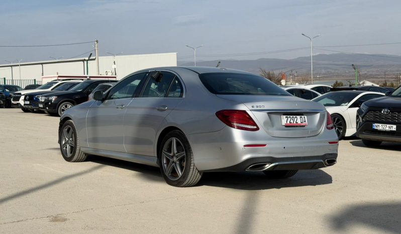 
								Mercedes-Benz full									