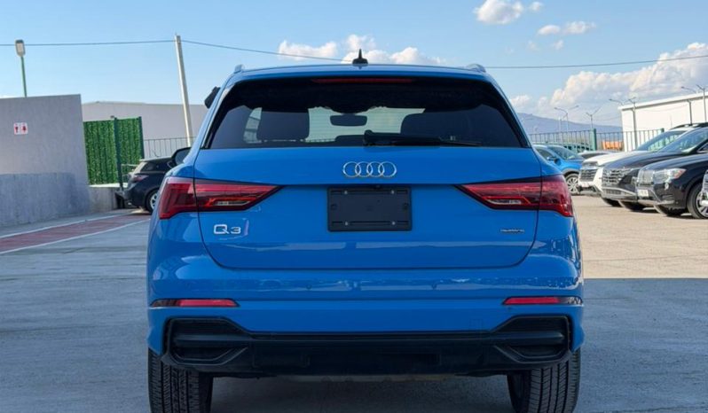 
								AUDI Q3 full									