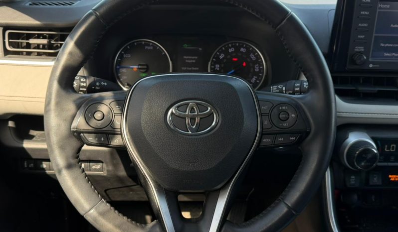 
								Toyota RAV4 full									