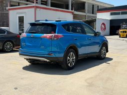 
										Toyota RAV4 full									