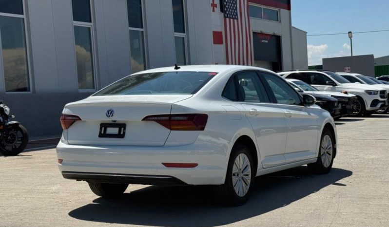 
								VOLKSWAGEN JETTA full									