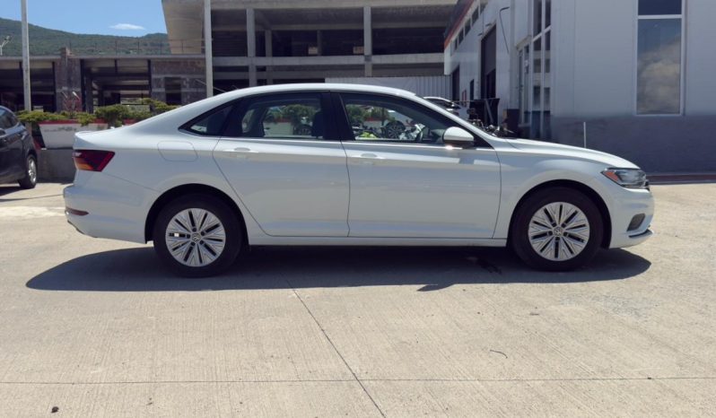 
								VOLKSWAGEN JETTA full									