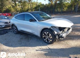 2022 Ford Mustang Mach-E