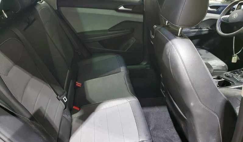 
								Volkswagen Taos full									