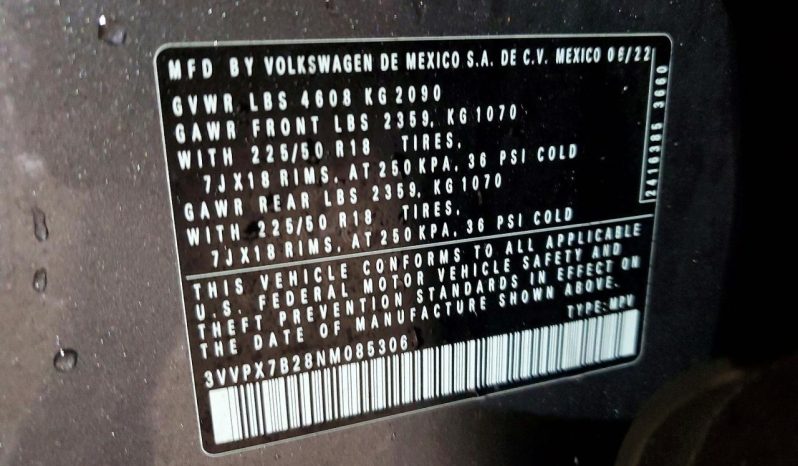 
								Volkswagen Taos full									