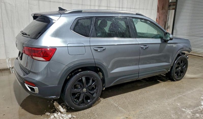 
								Volkswagen Taos full									