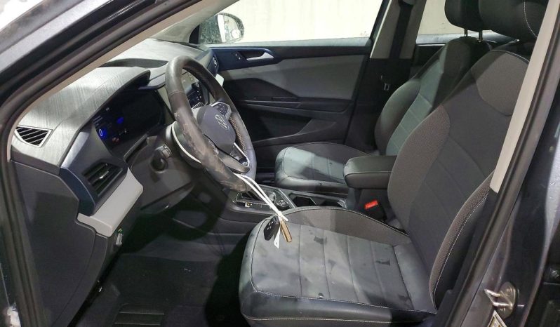 
								Volkswagen Taos full									