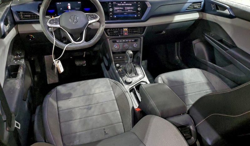 
								Volkswagen Taos full									