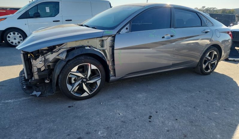 
								Hyundai Elantra full									