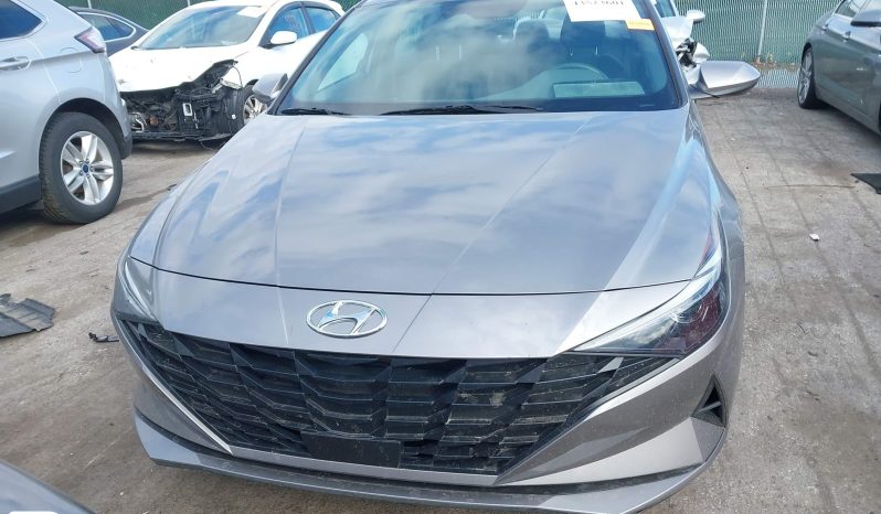 
								Hyundai Elantra full									