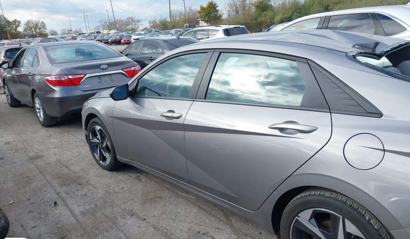 
								Hyundai Elantra full									