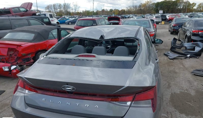 
								Hyundai Elantra full									