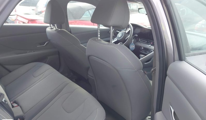 
								Hyundai Elantra full									