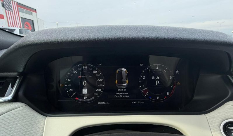 
								Range Rover Velar full									