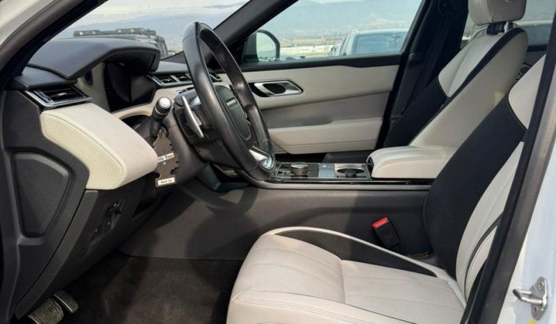 
								Range Rover Velar full									