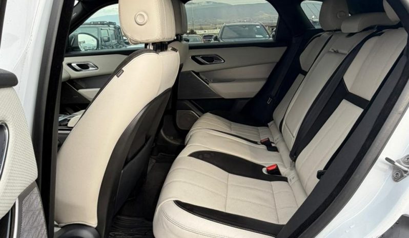 
								Range Rover Velar full									