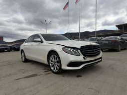 
										Mercedes-Benz E 300 full									