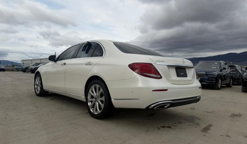 
								Mercedes-Benz E 300 full									