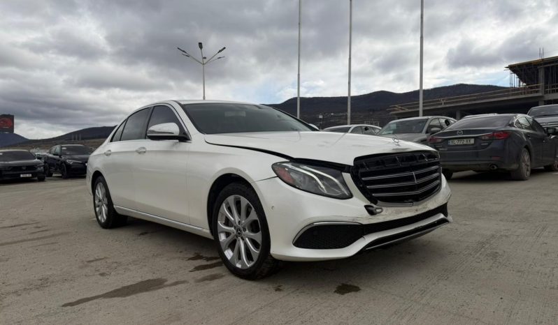 
								Mercedes-Benz E 300 full									