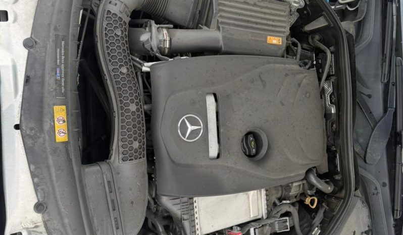 
								Mercedes-Benz E 300 full									