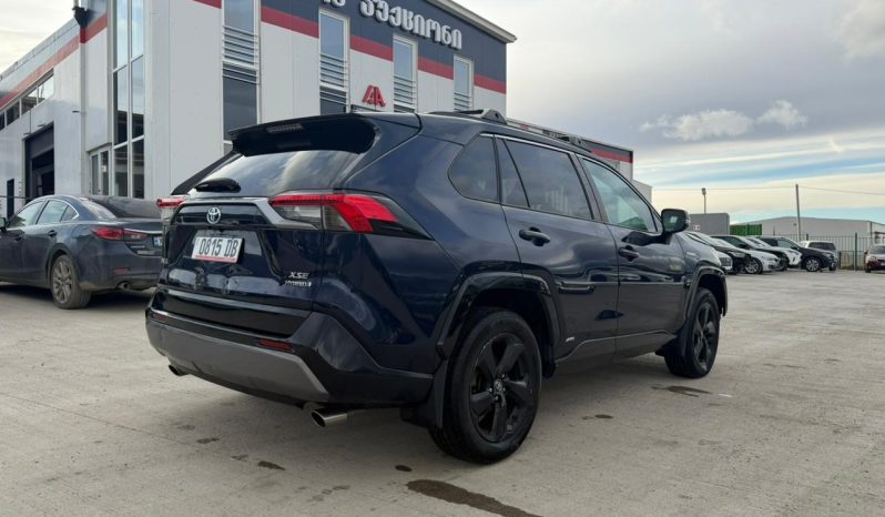 
								2020 Toyota RAV4 full									