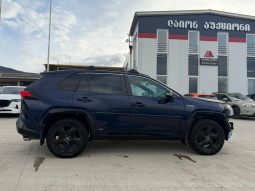 
										2020 Toyota RAV4 full									