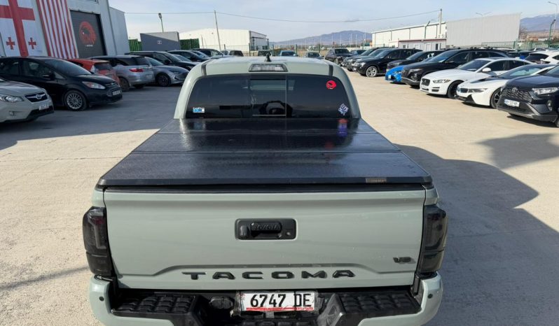 
								Toyota Tacoma full									