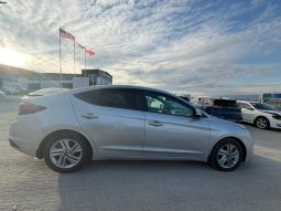 
										Hyundai Elantra full									