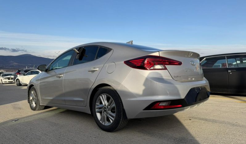 
								Hyundai Elantra full									