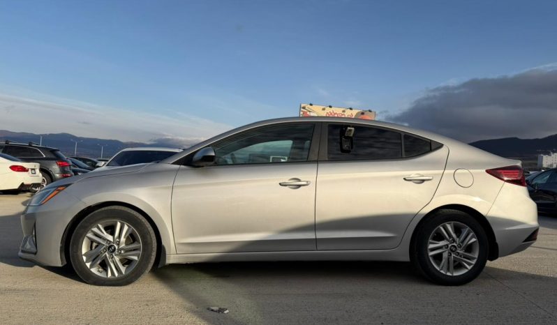 
								Hyundai Elantra full									