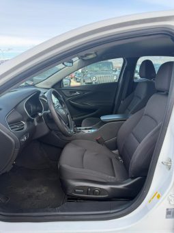 
										Chevrolet Malibu full									