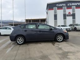 
										Toyota Prius full									