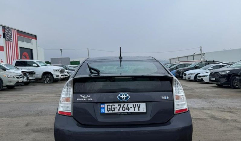 
								Toyota Prius full									