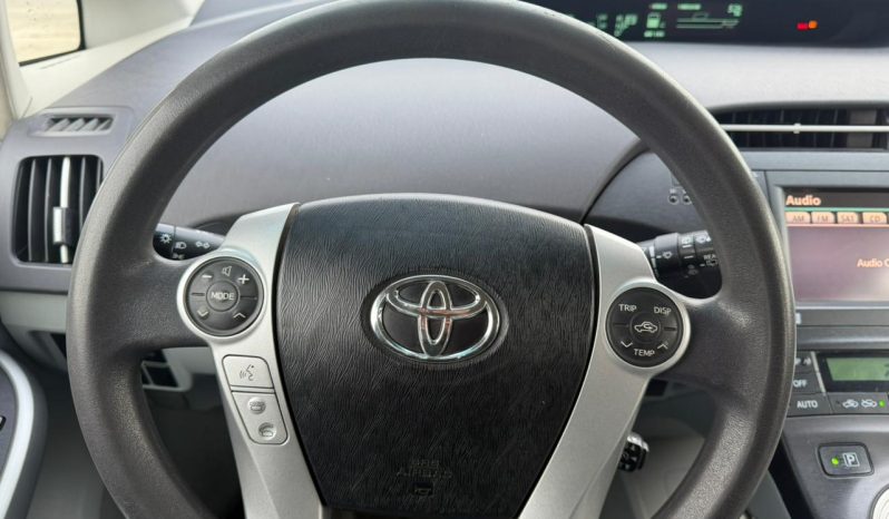 
								Toyota Prius full									
