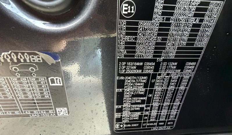 
								Range Rover Velar full									