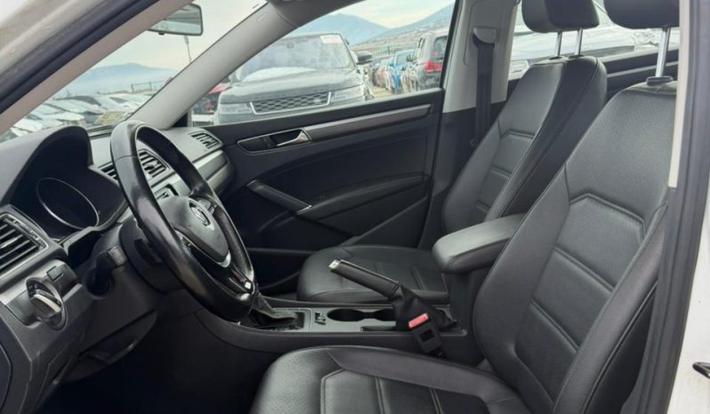 
								VOLKSWAGEN PASSAT full									