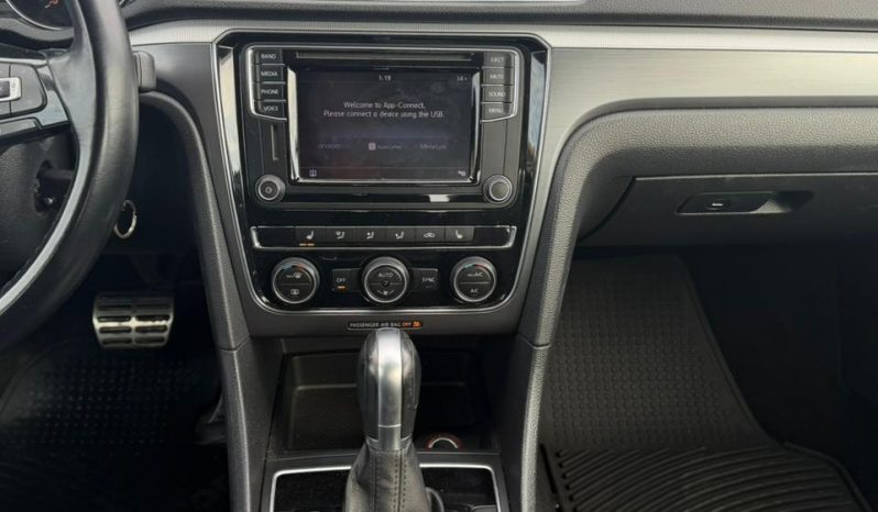 
								VOLKSWAGEN PASSAT full									