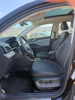 
										2024 Volkswagen Taos full									