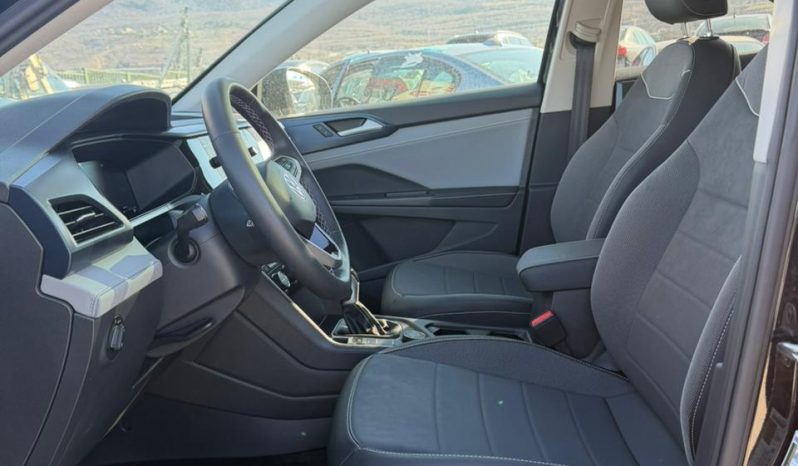 
								2024 Volkswagen Taos full									