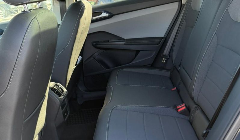 
								2024 Volkswagen Taos full									