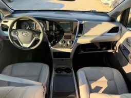 
										2015 Toyota Sienna full									