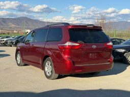 
										2015 Toyota Sienna full									