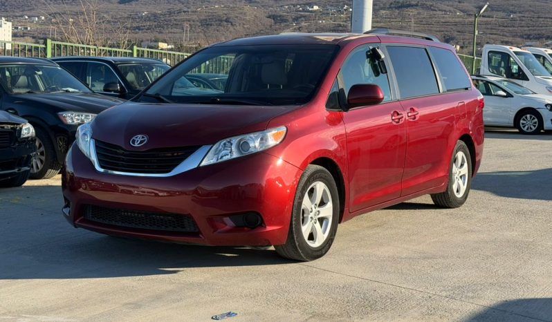 
								2015 Toyota Sienna full									