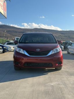 
										2015 Toyota Sienna full									