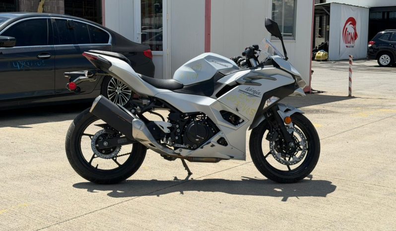 
								Kawasaki EX500 full									
