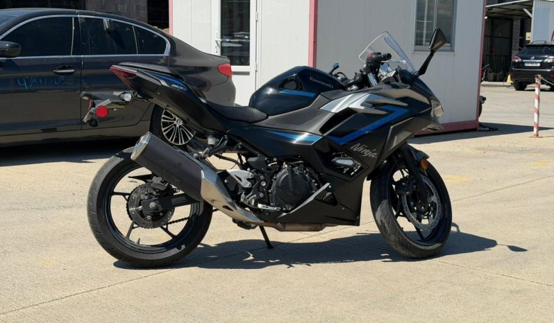 
								Kawasaki EX500 full									